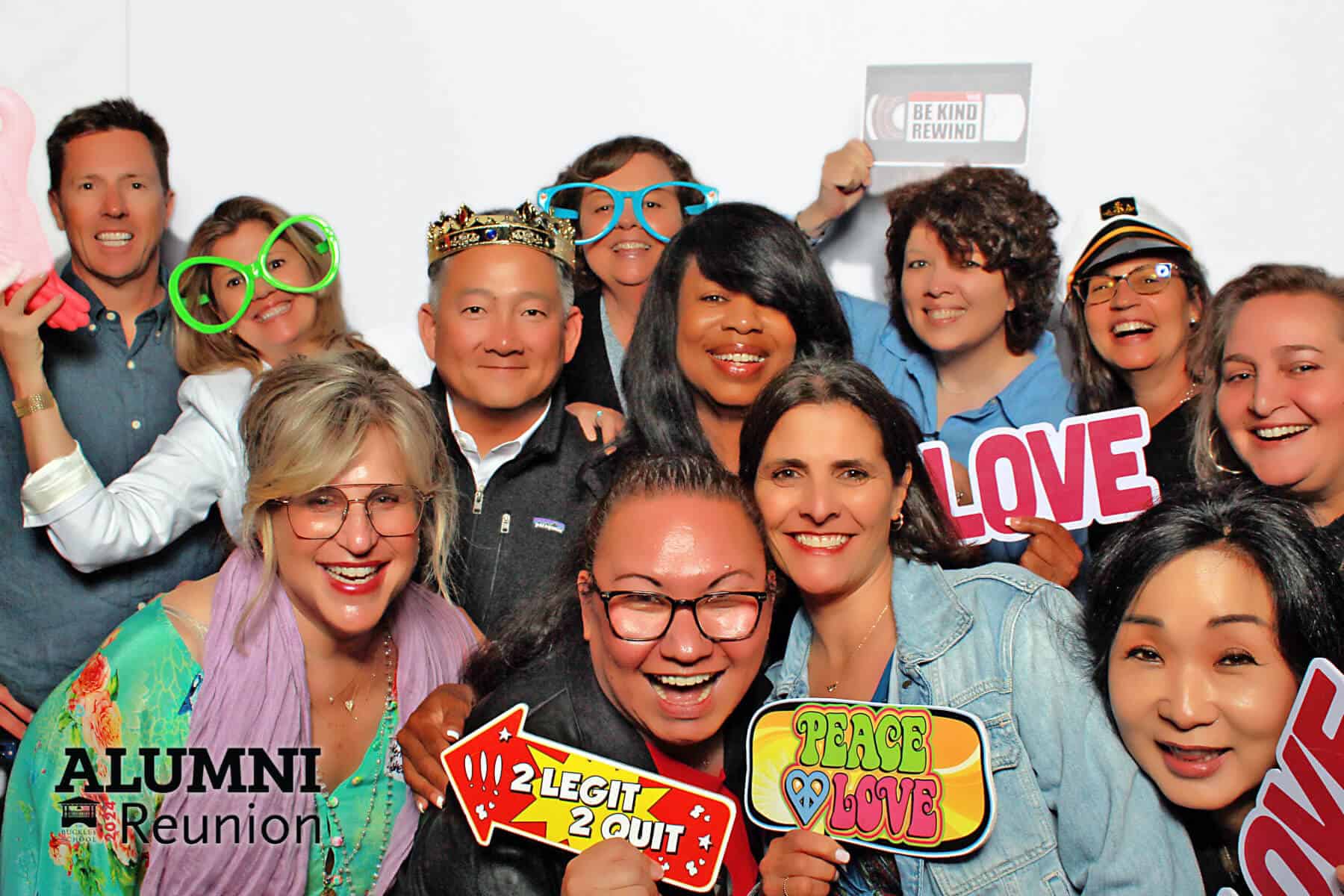 Featured image for “Reuniting in Style: The Buckley School’s 2024 Alumni Celebration Glows with Hollywood Photo Booth’s Beauty Booth”
